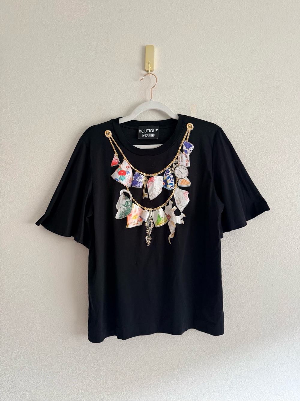 Boutique Moschino black t-shirt trompe-l'œil print gold chains teacups Sz 12